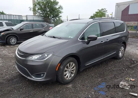 2017 Chrysler Pacifica Touring-L from USA, damaged, VIN 2C4RC1BG8HR684683
